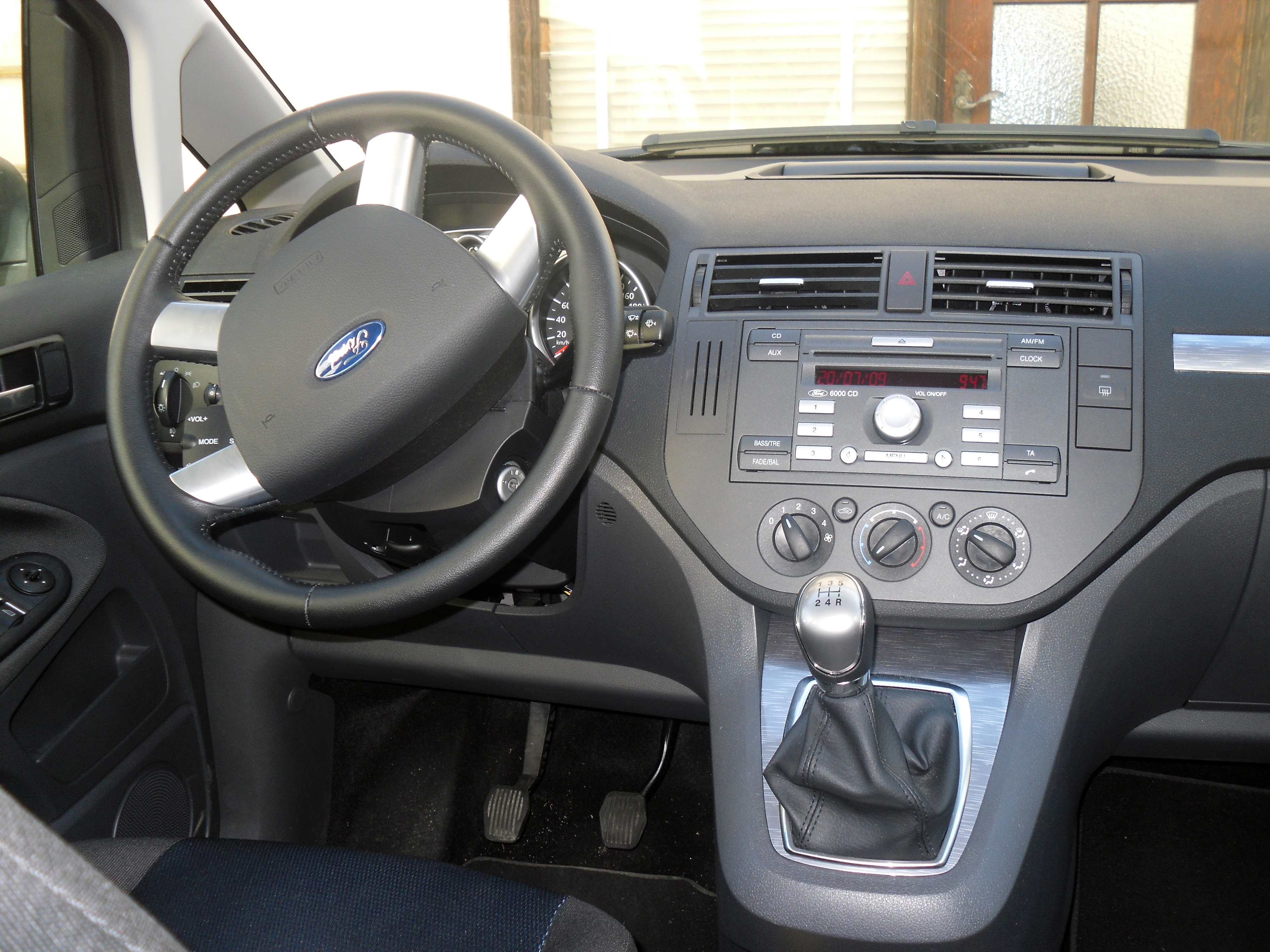 File:Ford C-MAX mk1 dashboard.jpg - Wikipedia