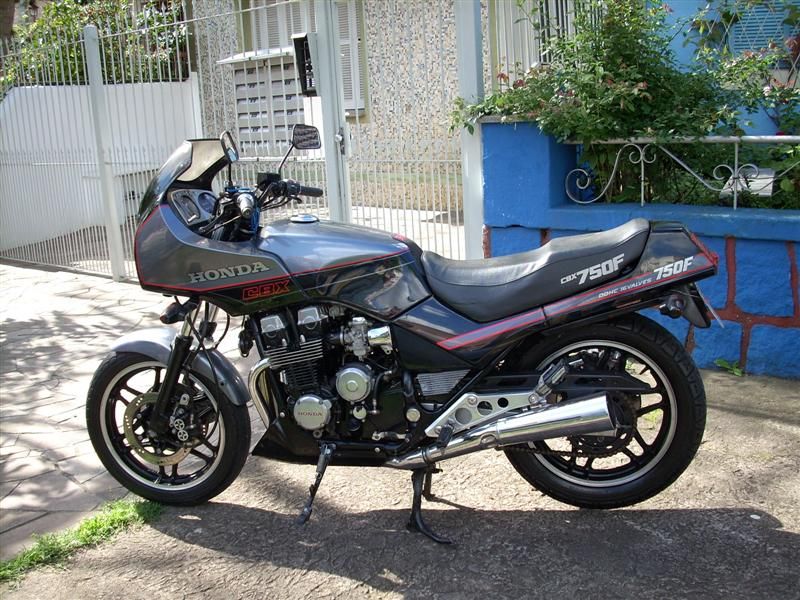 7 GALO: CONHEÇA MAIS DA CBX 750