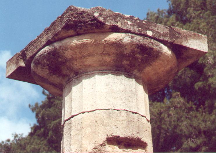 File:Hera-tempel - Dorisch kapiteel.jpg