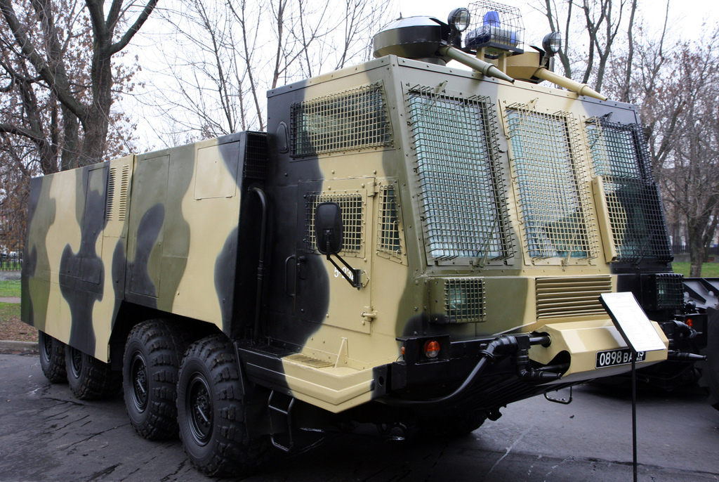 https://upload.wikimedia.org/wikipedia/commons/7/72/Internal_troops_ABS-40_riot_control_vehicle.jpg