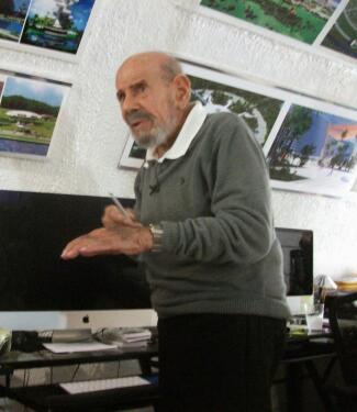 File:Jacque Fresco Tour Lecture 2014.jpg