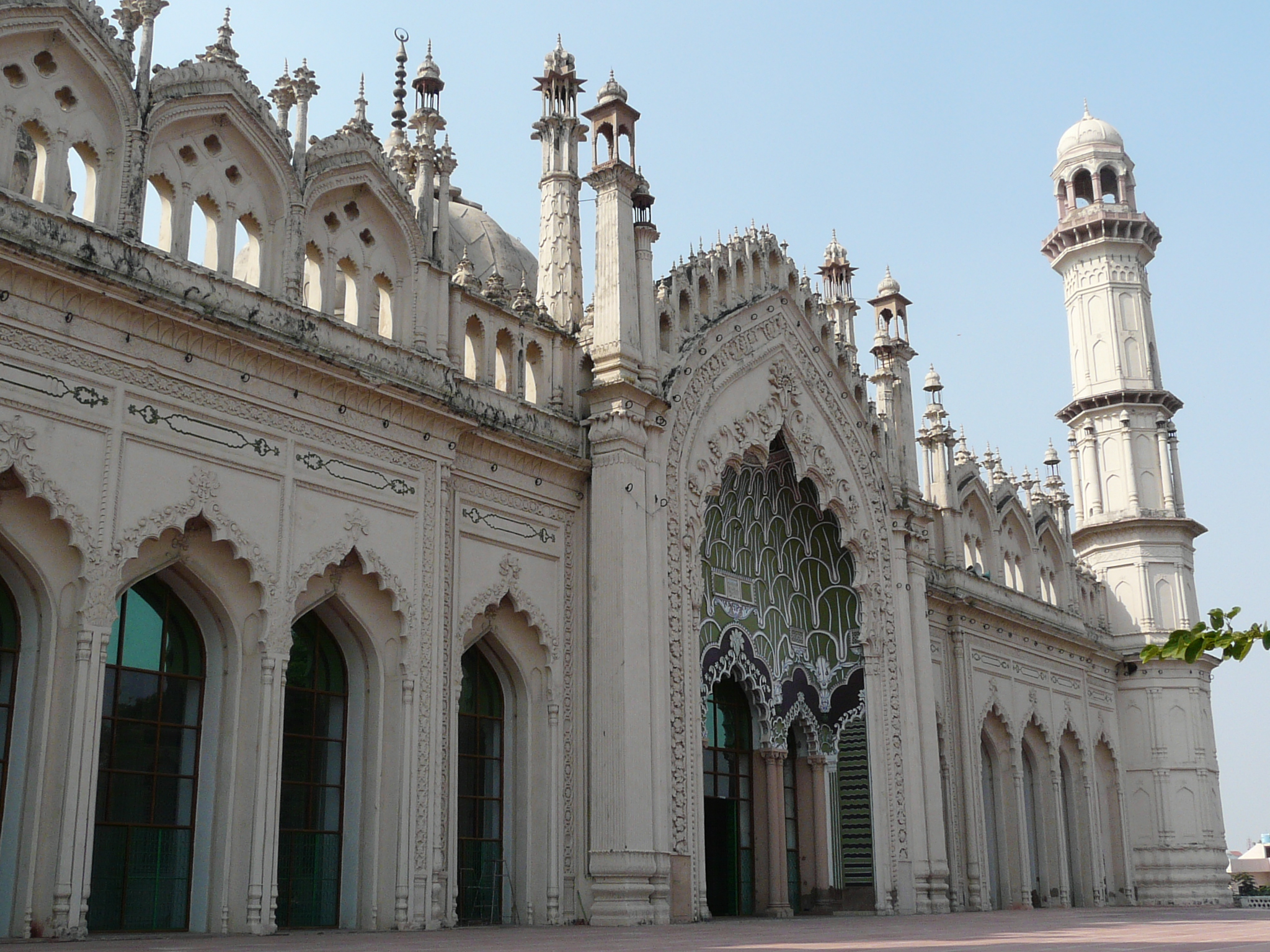[Image of Jama Masjid in Lucknow]