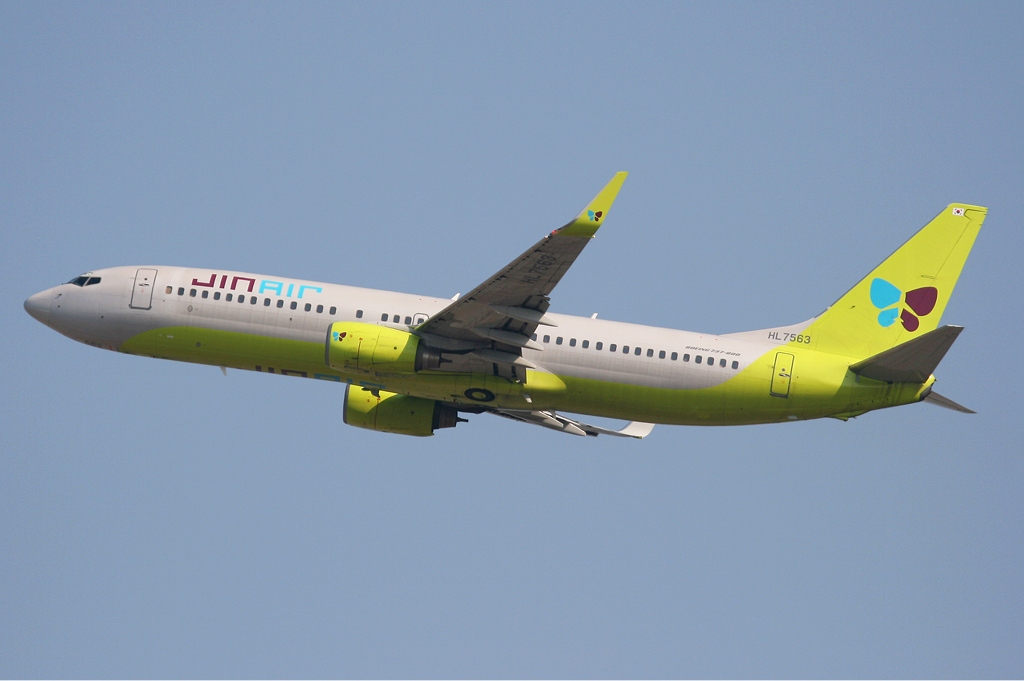 Боинг 737 сомон Эйр. Jin Air Green Wings. Jin Air logo.