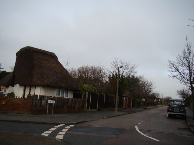 File:Junction of Cliff Avenue and Sea View Road - geograph.org.uk - 1496091.jpg
