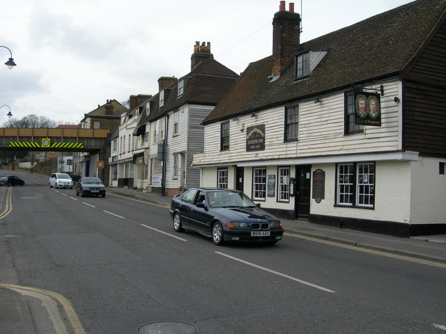 File:London Road, Strood - geograph.org.uk - 725070.jpg