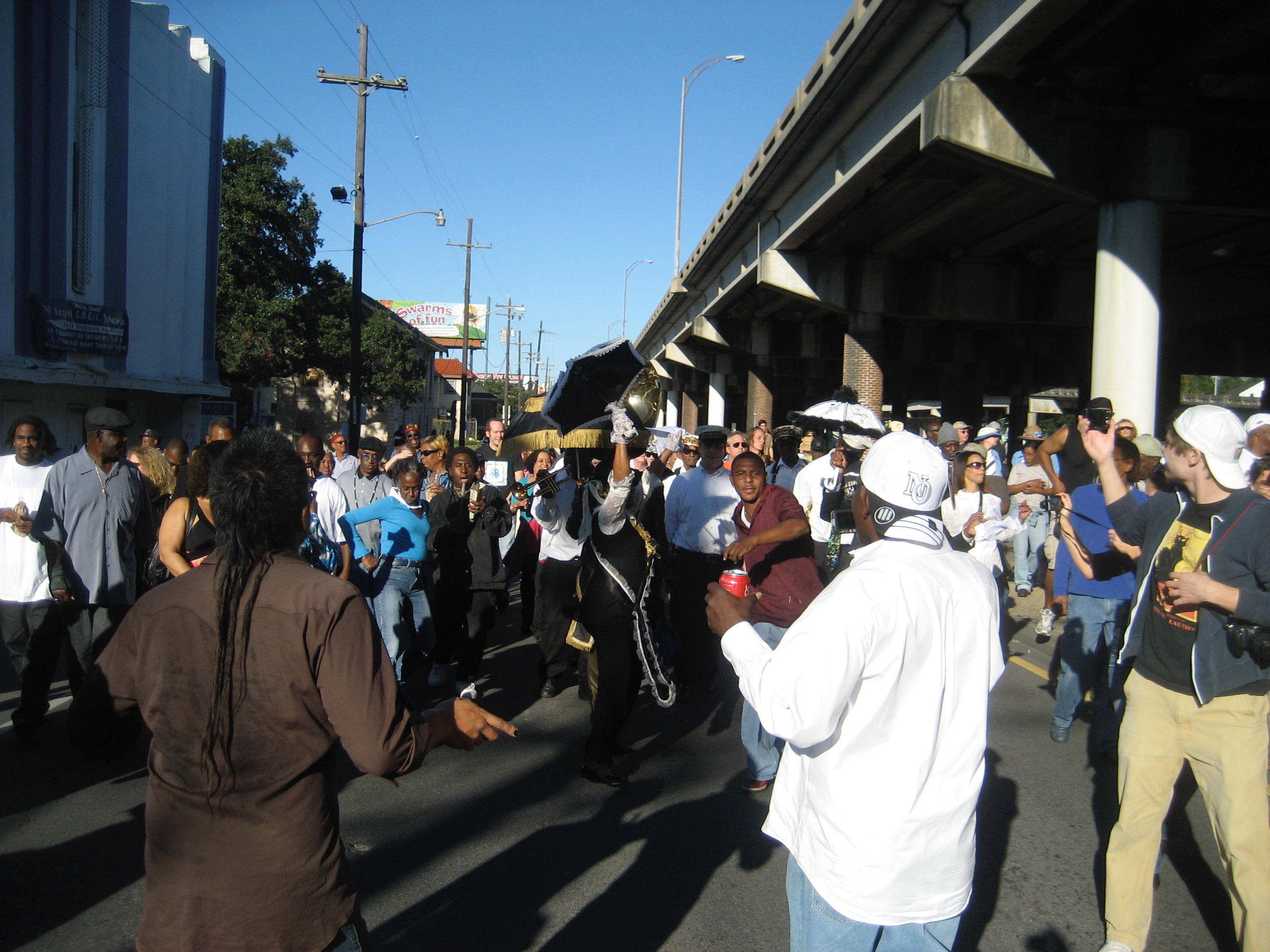 File:N Claiborne Avenue New Orleans - All Saints Day Second Line Parade  2009 52.jpg - Wikimedia Commons