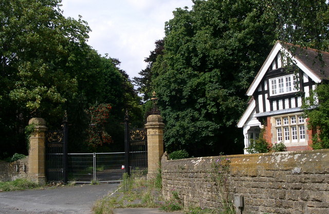 File:Original entrance and lodge to Wood Norton - geograph.org.uk - 525845.jpg