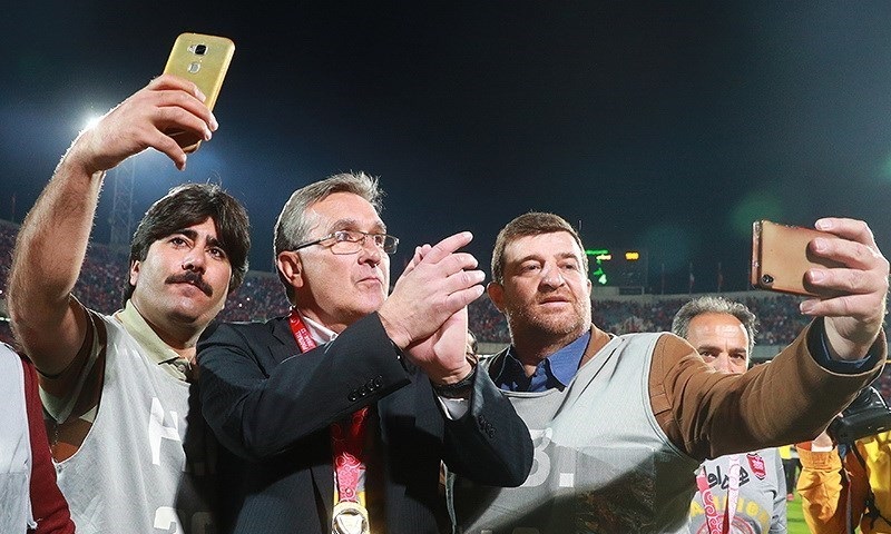 File:Persepolis F.C. championship ceremony 2016-17 21.jpg