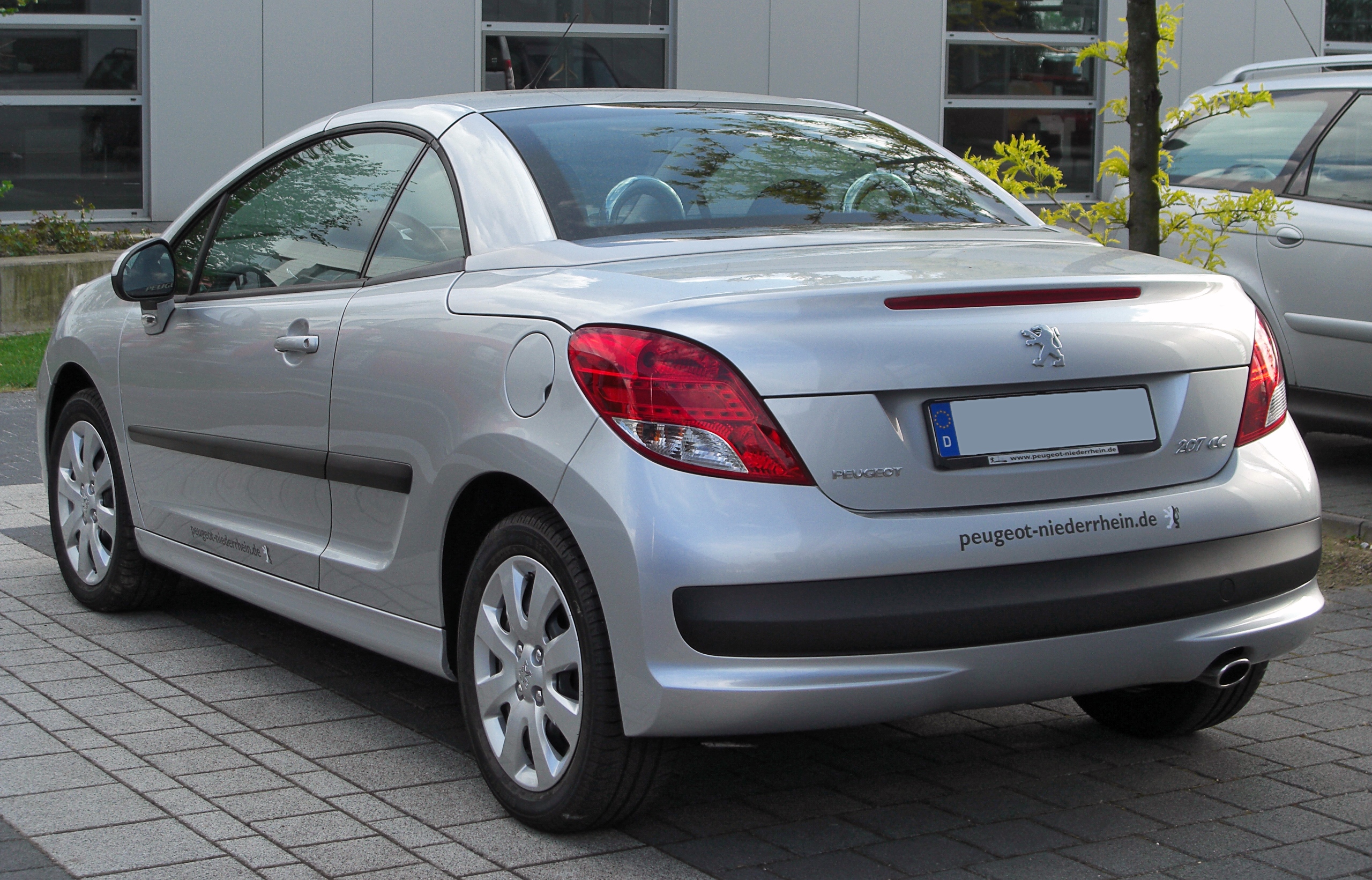 File:Peugeot 207 Facelift front 20100402.jpg - Wikimedia Commons