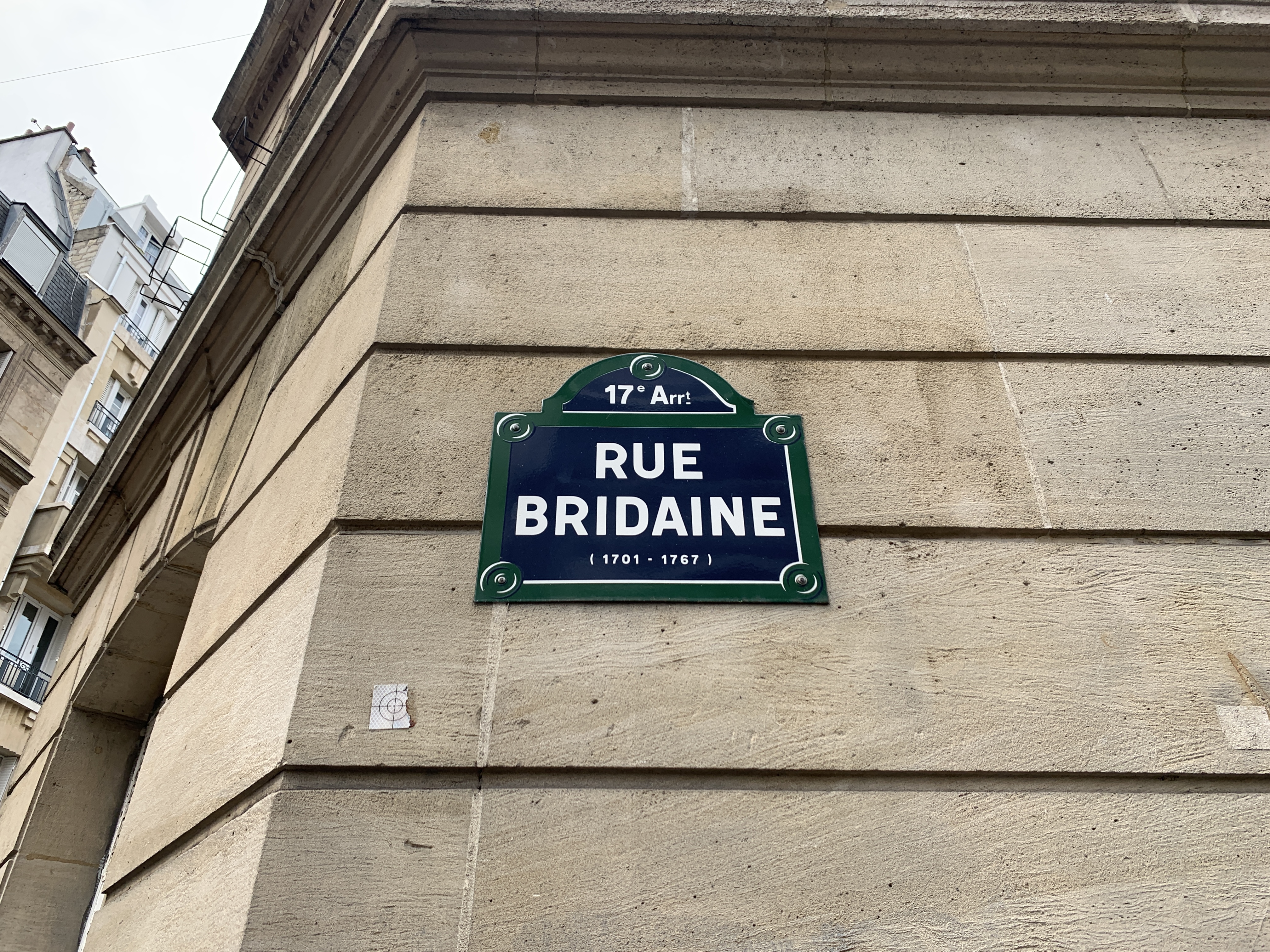 File:Plaque de nom de rue Paris 21e siècle.JPG - Wikimedia Commons