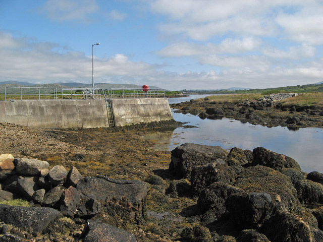 File:Quay, Snámh Bo - geograph.org.uk - 3638346.jpg