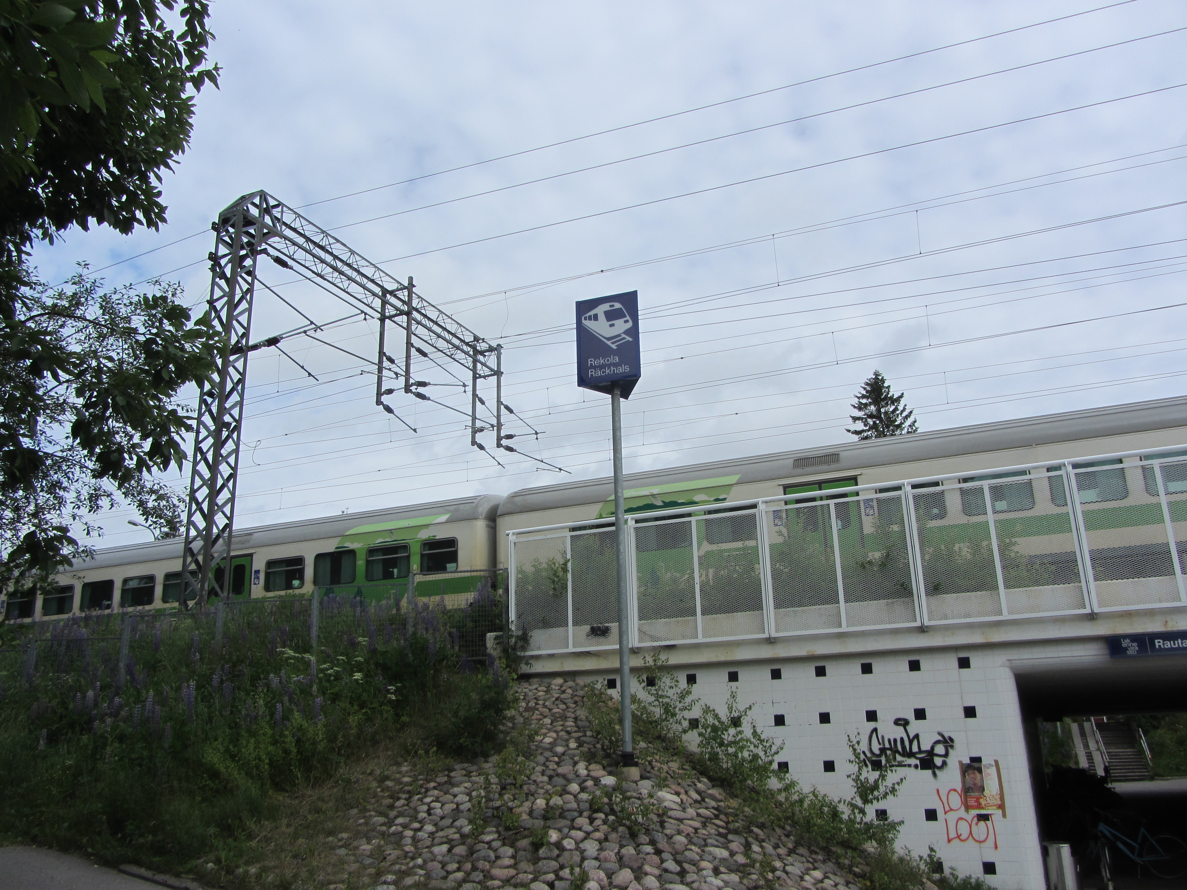 File:Rekola railway station, Rekolan asema  - Wikimedia Commons