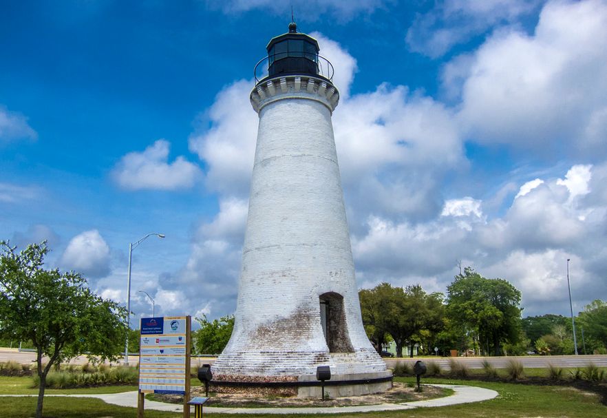 Photo of Round Island Light (Mississippi)