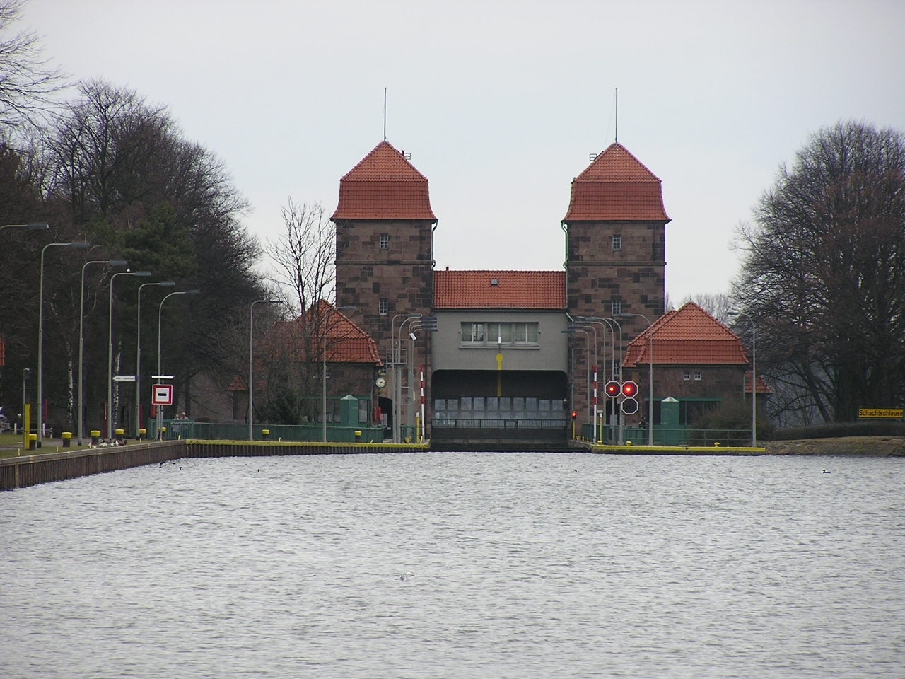 Schachtschleuse, Obertor, vom Wasser aus fotografiert