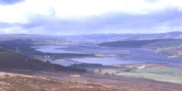 File:Struie Viewpoint - geograph.org.uk - 8529.jpg