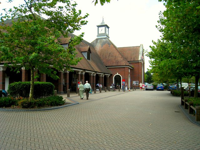 File:Tesco Supermarket, Dorchester - geograph.org.uk - 940053.jpg