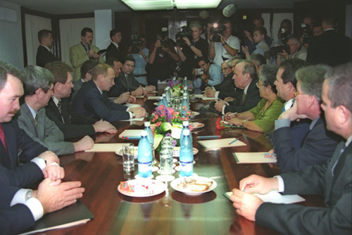 File:Vladimir Putin in Cuba 14-17 December 2000-7.jpg