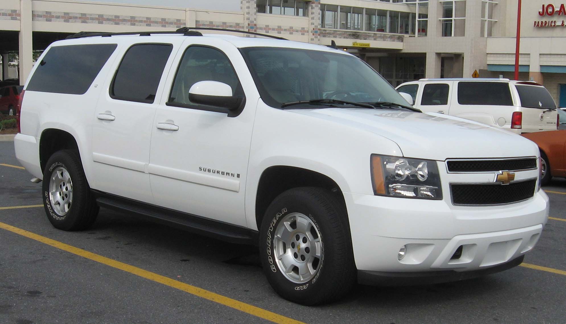 07-08 Chevrolet Suburban LT.jpg