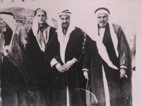 File:A photo taken in 1933 to Prince Rashed Al Khuzai with his followers and supporters of Jordanian leaders.jpg