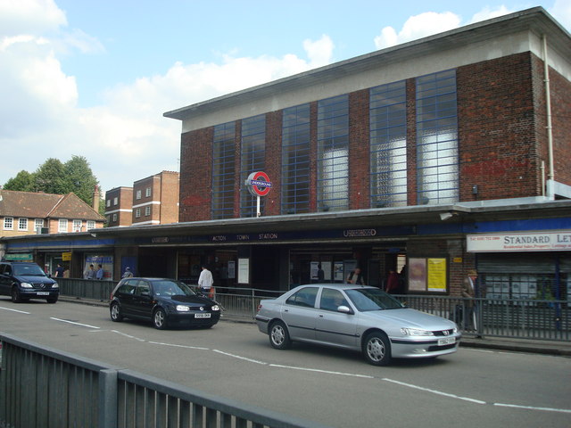 File:Acton Town Underground Station - geograph.org.uk - 1433797.jpg