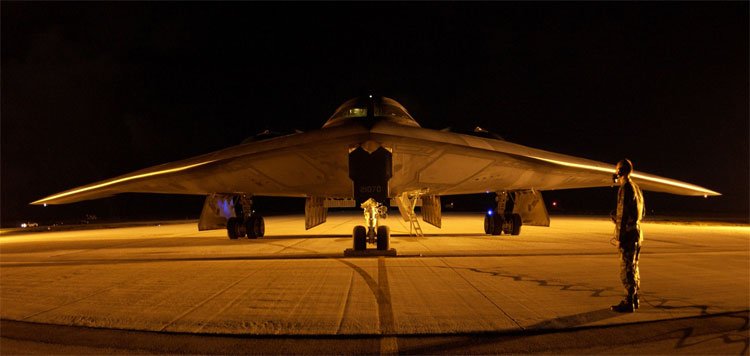 File:B-2 Spirit night.jpg