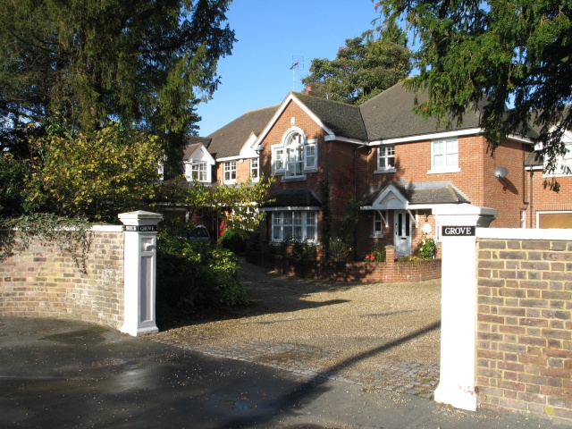 File:Beech Grove, Station Road, Tring - geograph.org.uk - 1554740.jpg