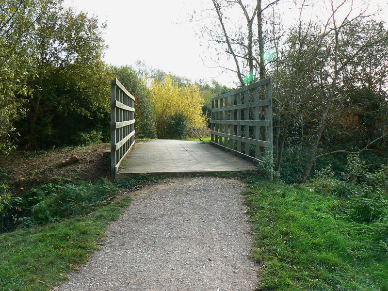 Bridge over the River Ray, near Mouldon Hill, Swindon - geograph.org.uk - 2667644