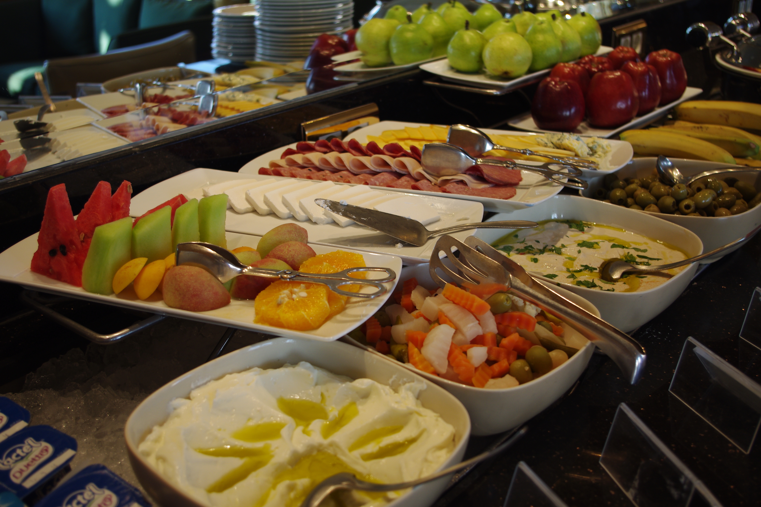 File:Buffet brekafast (5078306699).jpg - Wikimedia Commons