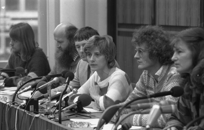 File:Bundesarchiv B 145 Bild-F065187-0032, Bonn, Pressekonferenz der Grünen, Bundestagswahl.jpg