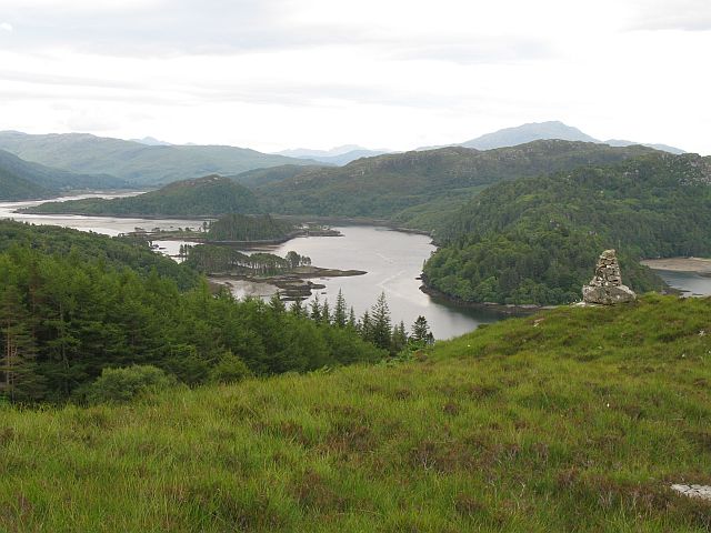 File:Cairn on Beinn a' Bhàillidh - geograph.org.uk - 899673.jpg