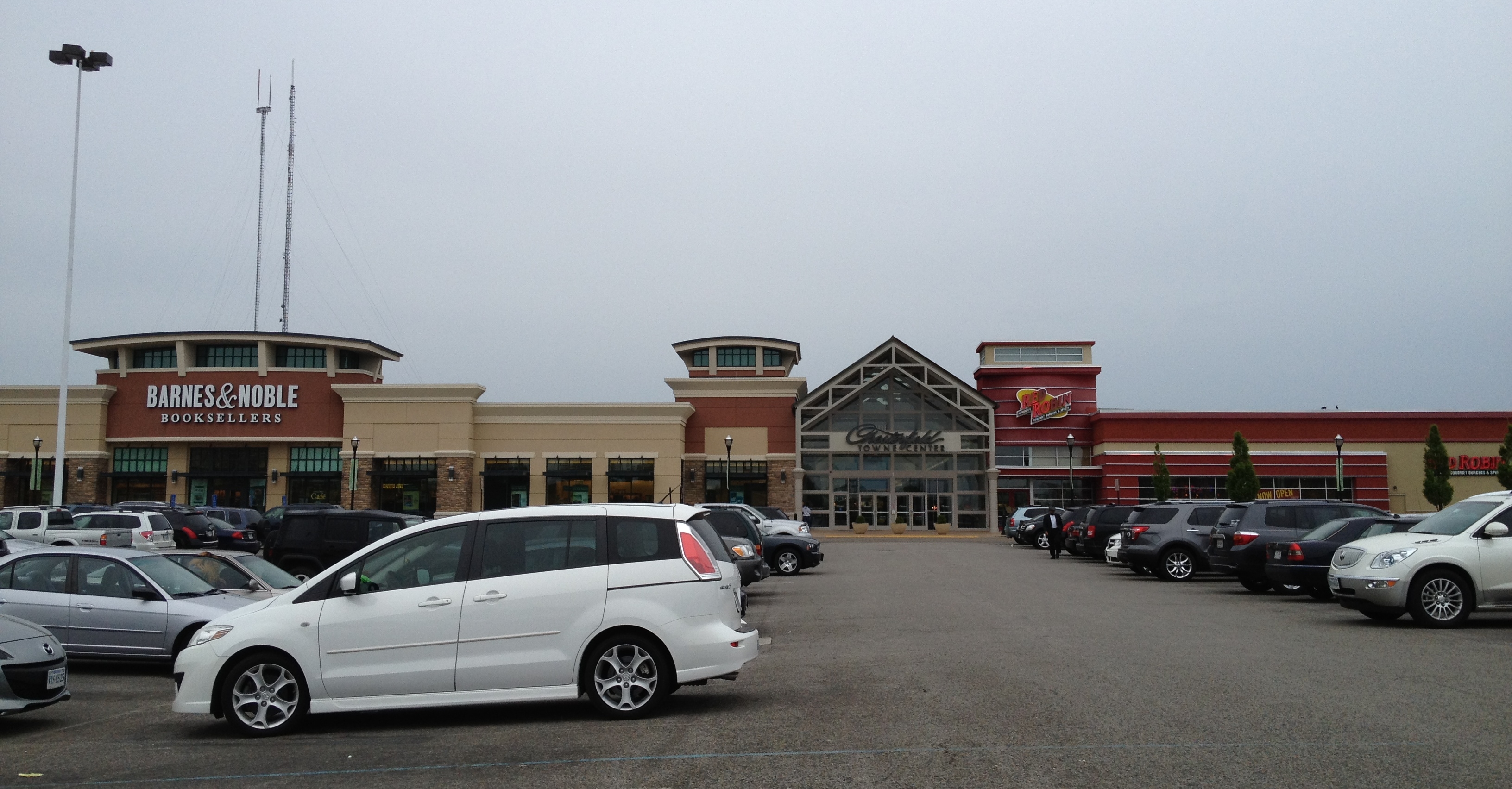 hollister bayshore mall