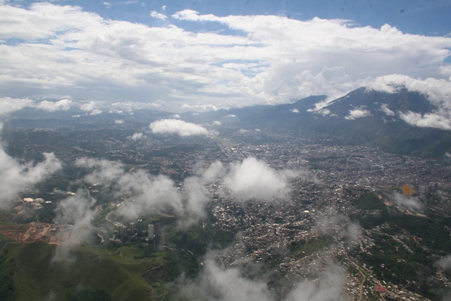 File:El Valle de Caracas. Distrito Capital, Venezuela..jpg