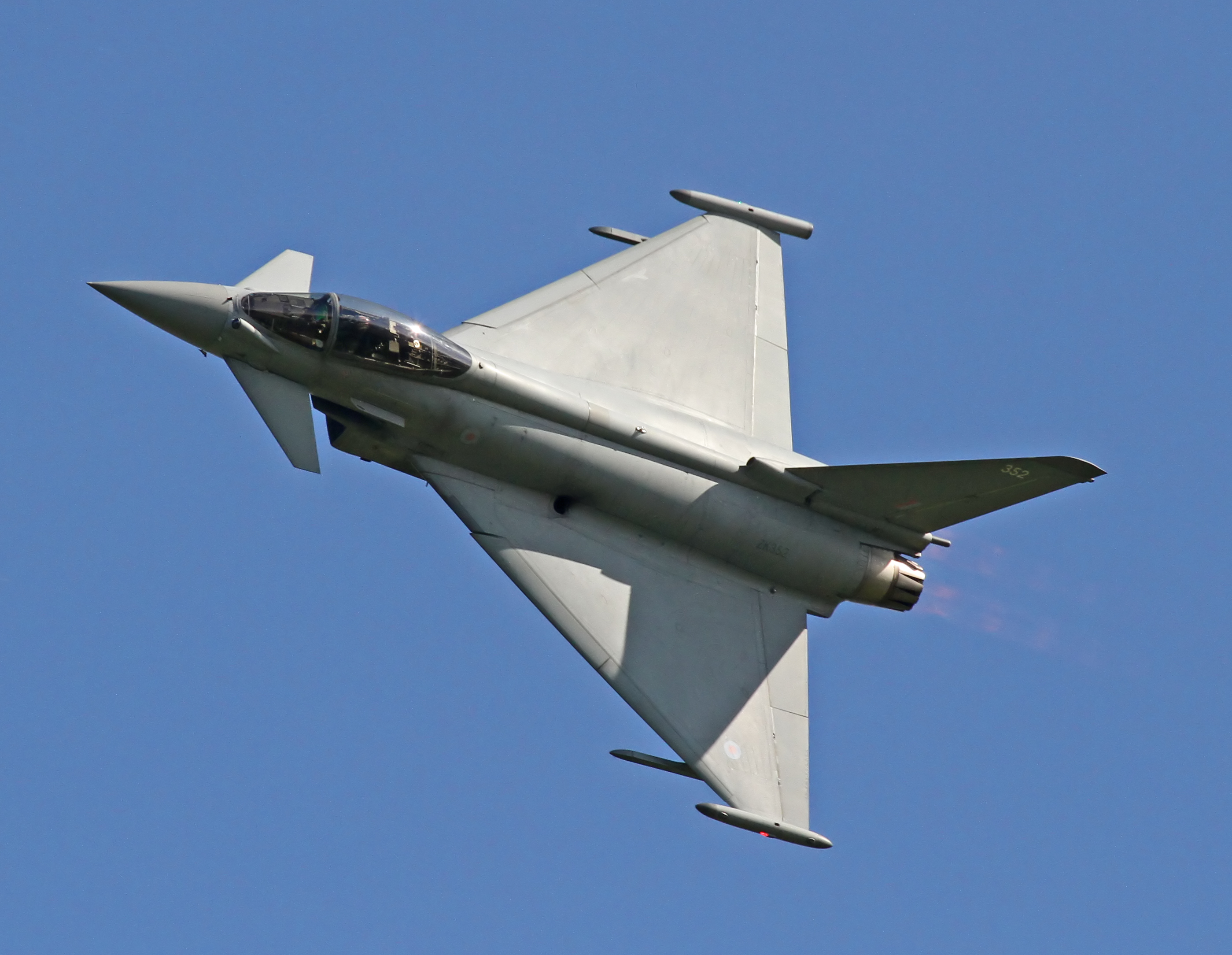 File:Eurofighter Typhoon (42728110882).jpg - Wikimedia Commons