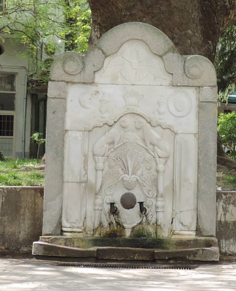 File:Fountain under the Plane, Sandanski Crop.jpg