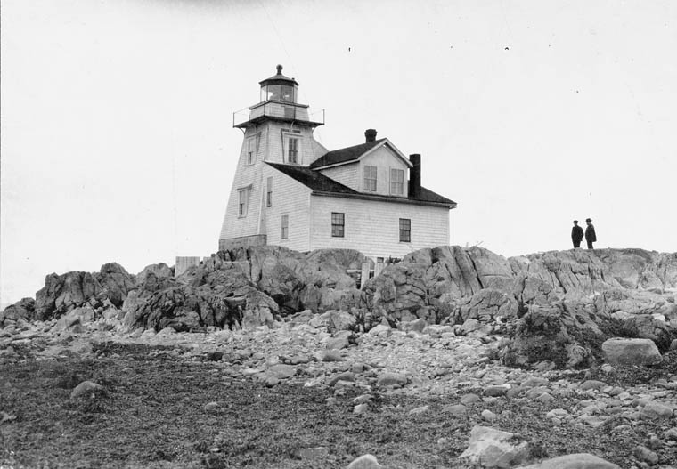 File:Grand Harbour Light House, Grand Manan Island, New Brunswick Phare de Grand Harbour, île Grand Manan, Nouveau-Brunswick (50584576107).jpg