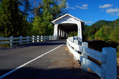 File:Grave Creek Bridge (Josephine County, Oregon scenic images) (josDA0172).jpg