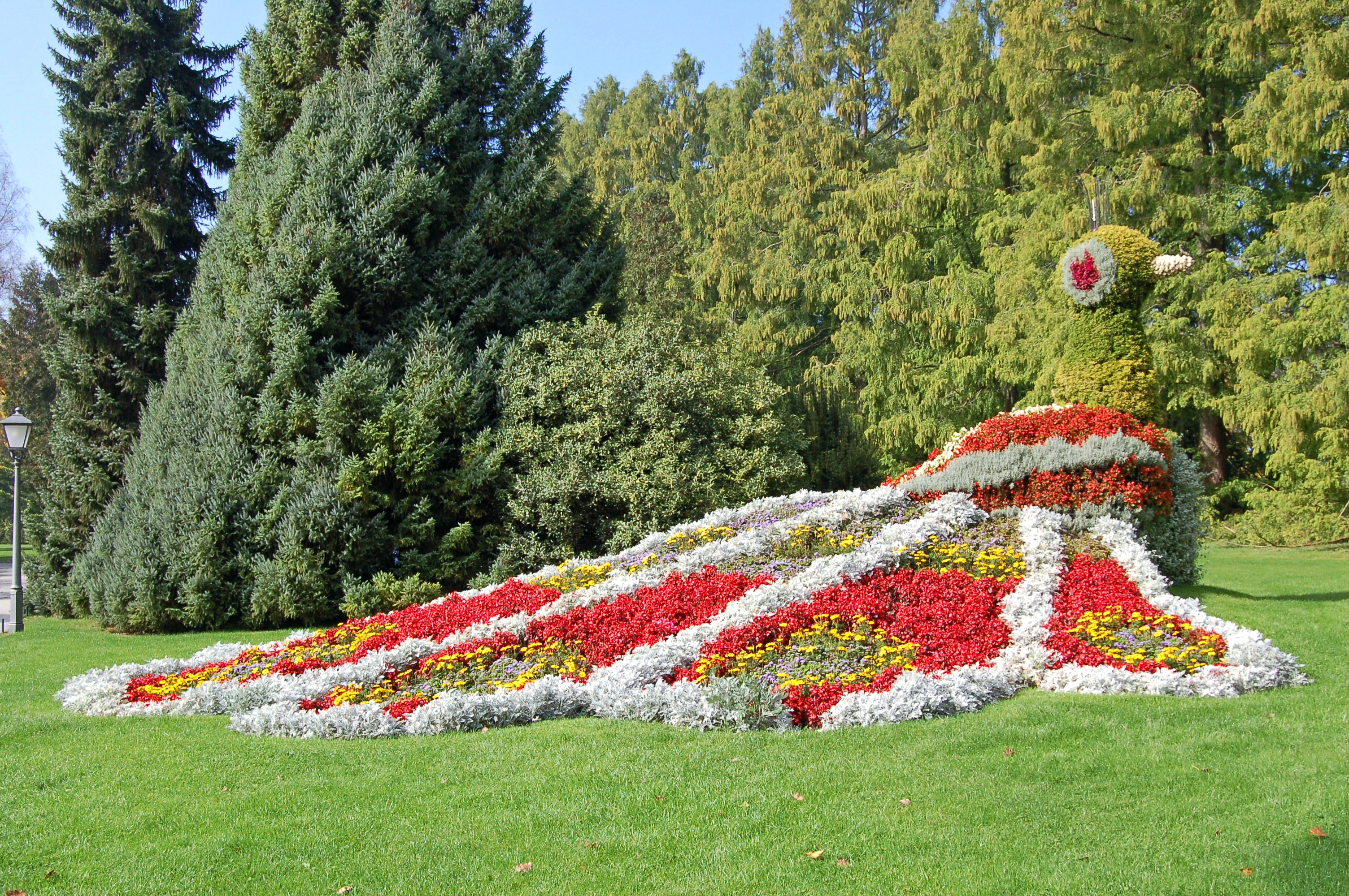 File Insel Mainau Blumen Pfau 9964709813 Jpg Wikimedia Commons