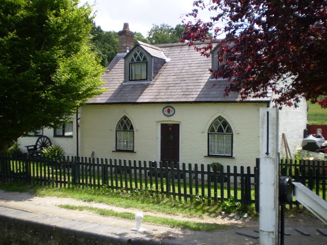 Lockkeeper's cottage at Brick Lock - geograph.org.uk - 1377068