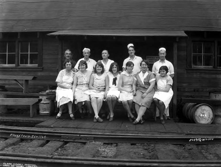 File:Mess hall crew posing with women, Clark & Wilson Lumber Company, Oregon, ca 1927 (KINSEY 2193).jpg