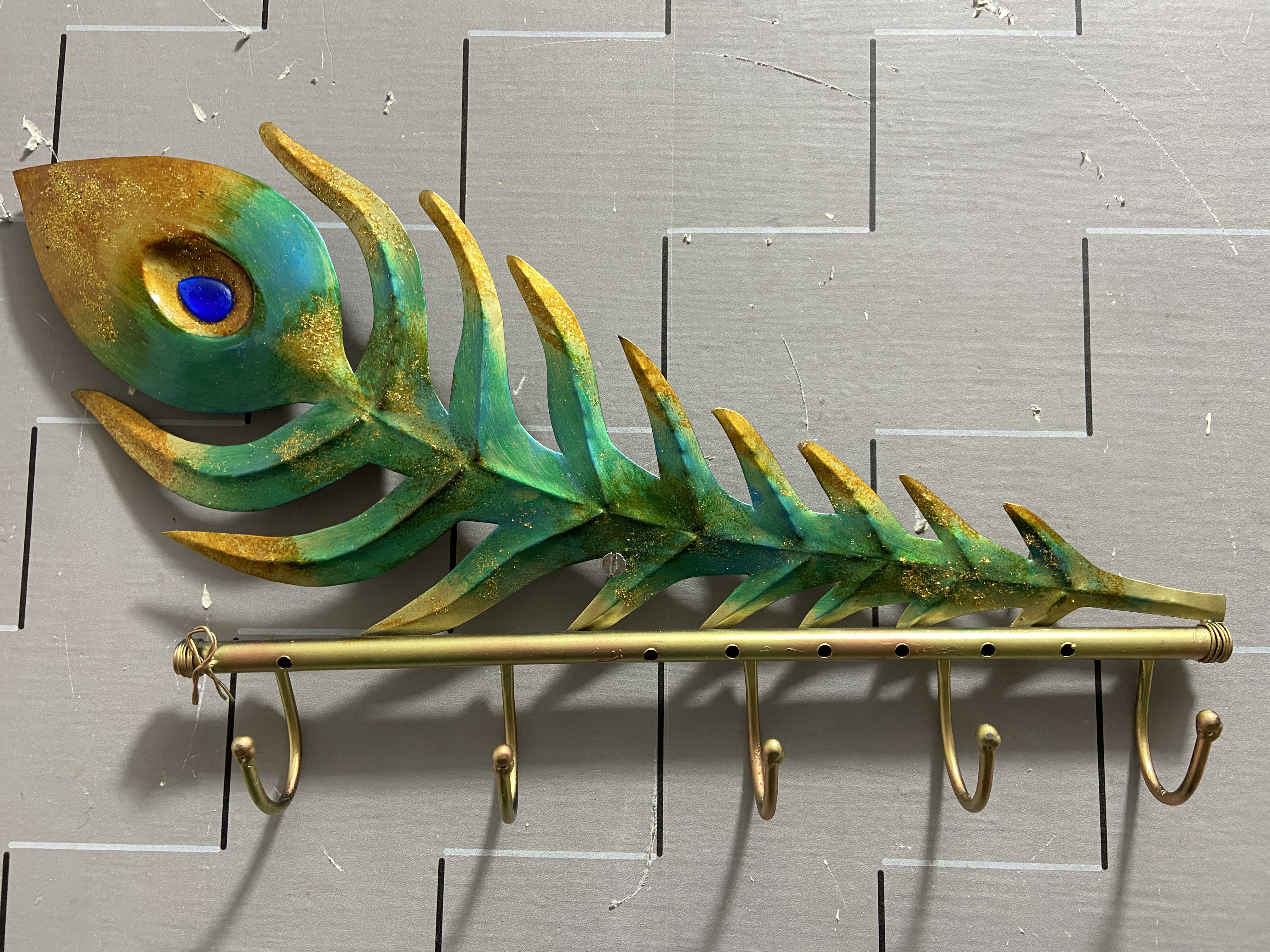 File:Peacock Feather Metal Wall Decor With Hooks.jpg - Wikipedia