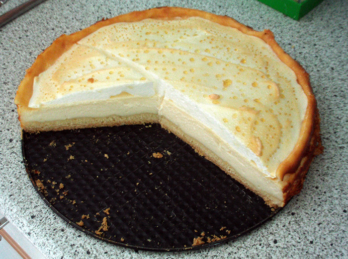 File:Quarktorte.jpg