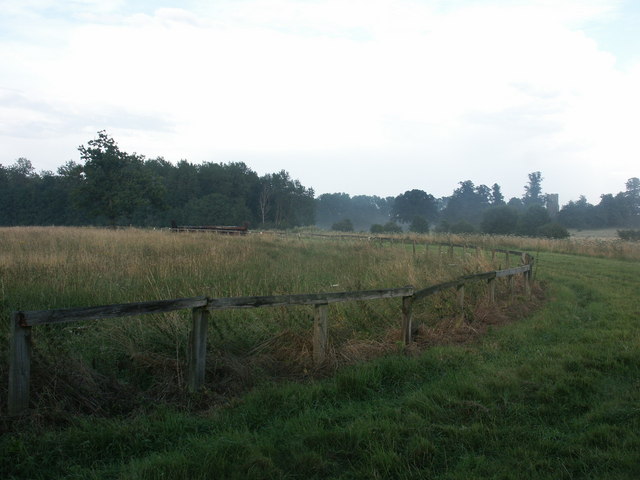 File:Round the Bend - geograph.org.uk - 914319.jpg