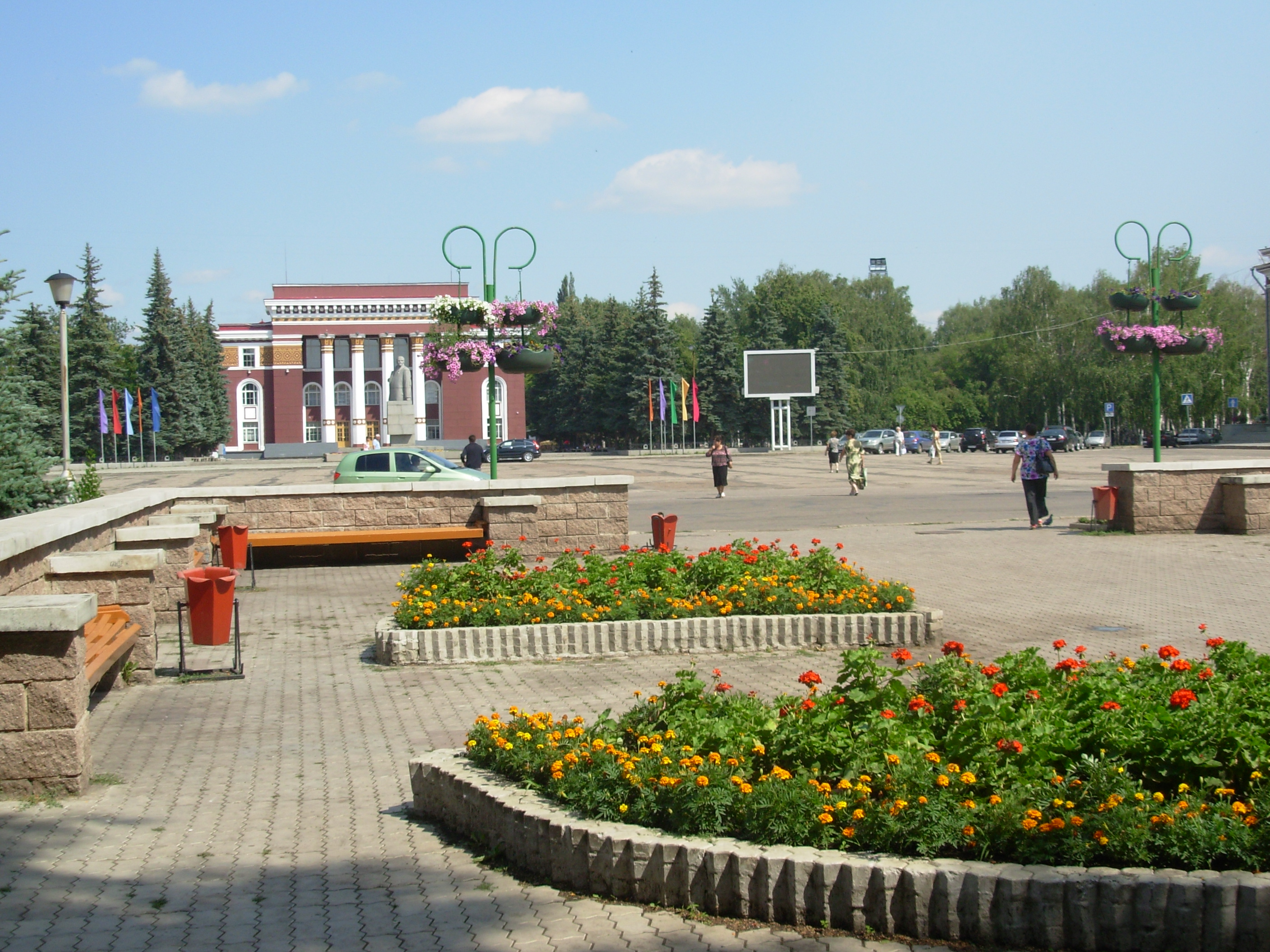 Ленино башкортостан. Город Салават Башкортостан. Площадь города Салават. Город Салават площадь Ленина. Салават центр города.