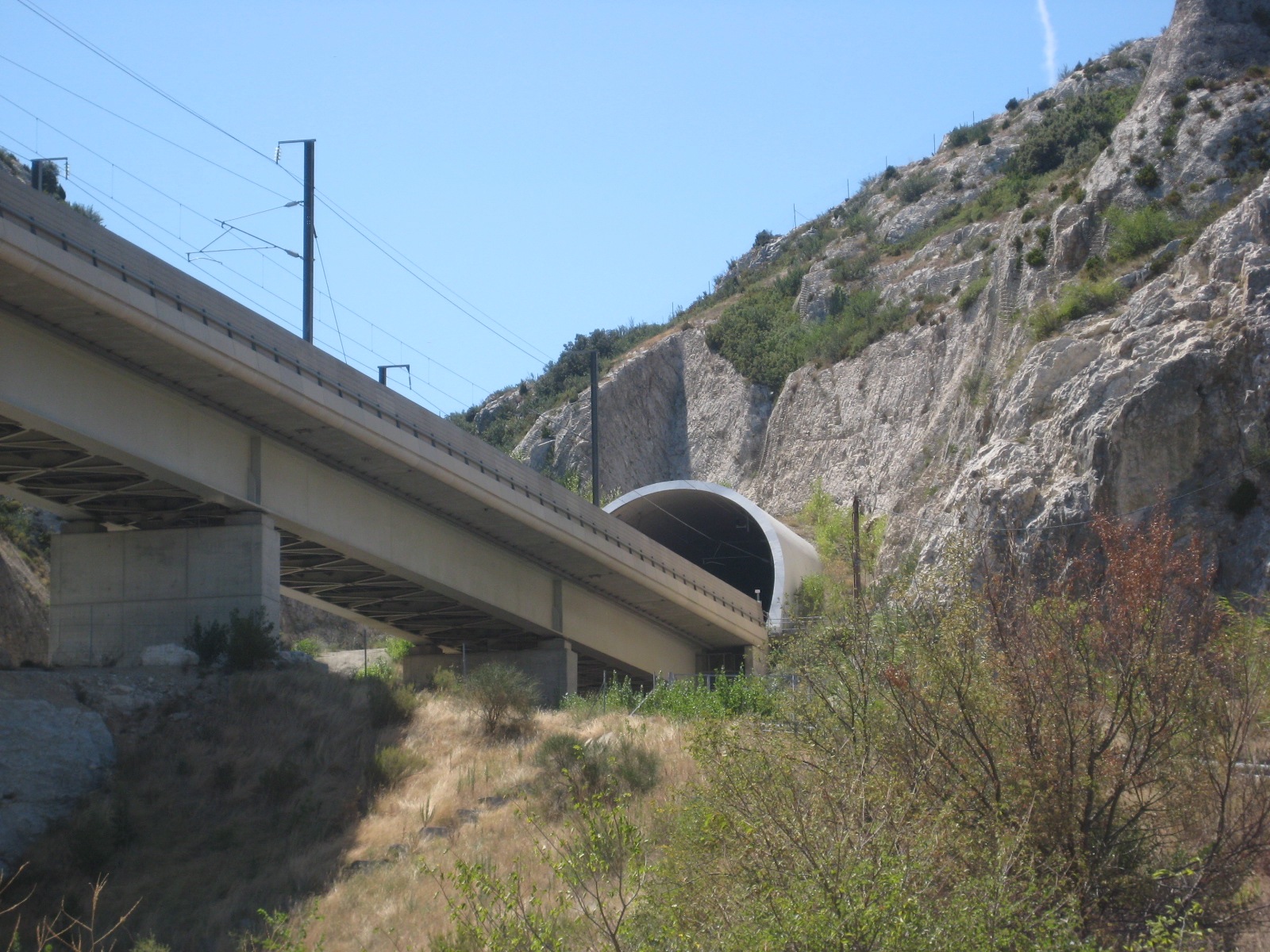 Une LGV pour nos TGV Kato, Arnold - Page 2 Tgv_tunnel_with_hood