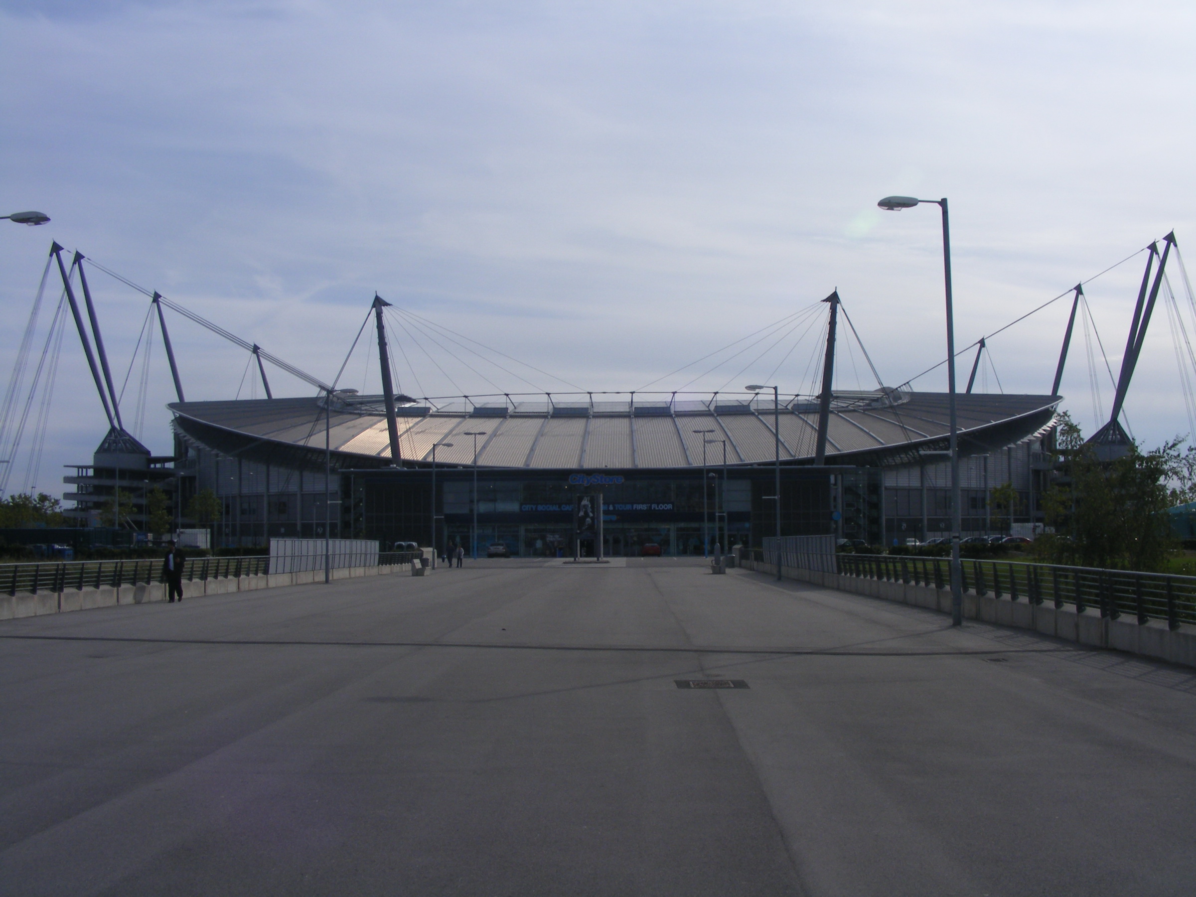 File:Estadio Ciudad de Libertad, del Club Ferrocarril Midland..jpg -  Wikimedia Commons