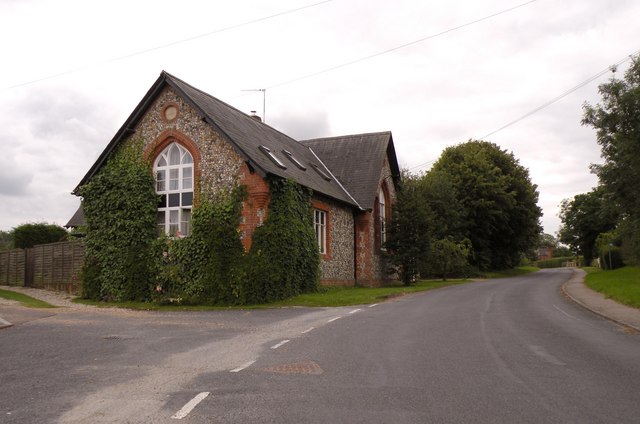 File:The old school at Kirtling - geograph.org.uk - 1435740.jpg