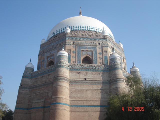 File:Tomb of Shah Rukn Alam Multan by Ibneazhar7.jpg