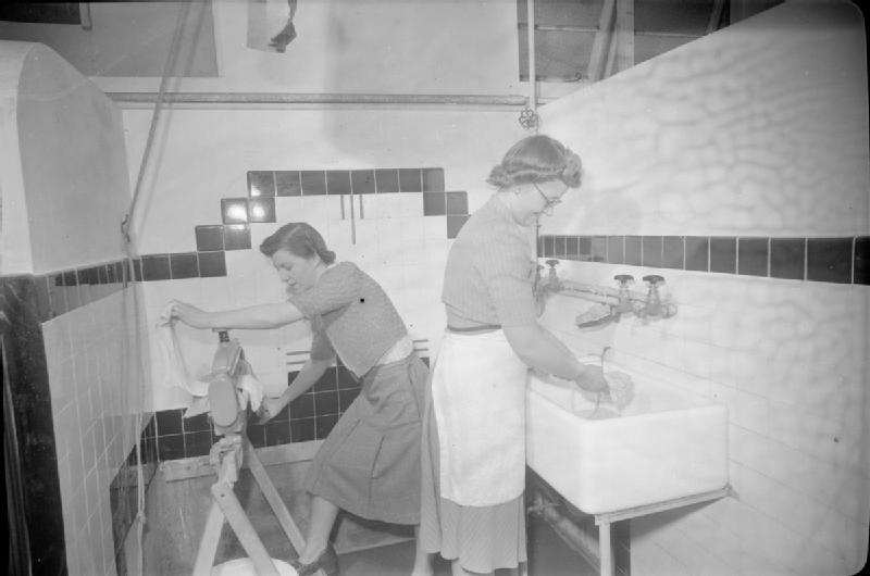 File:'YWCA War Workers' Club- Rest and Relaxation in Yeovil, Somerset, England, UK, 1944 D20918.jpg