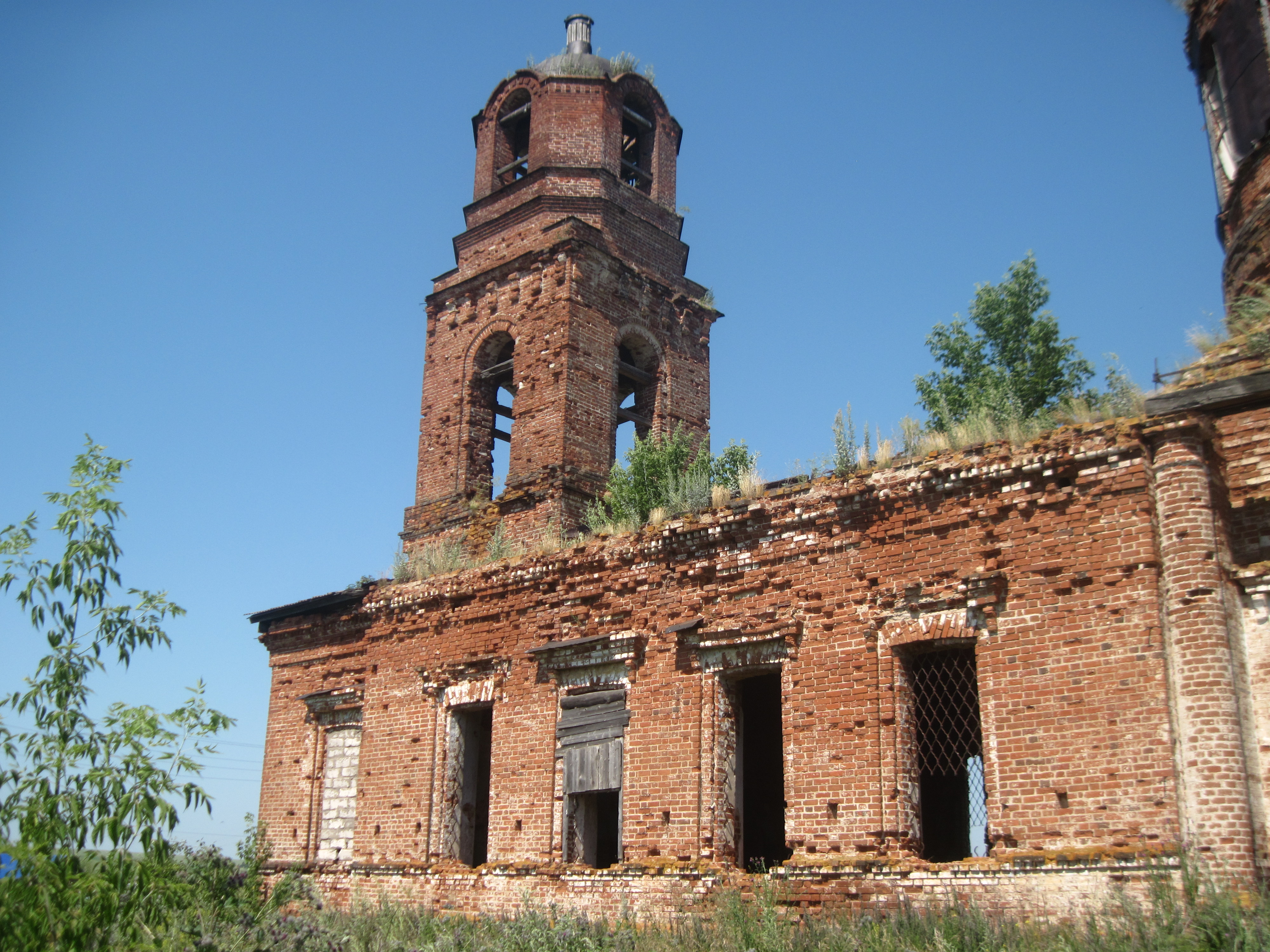 Храм в селе Кадное