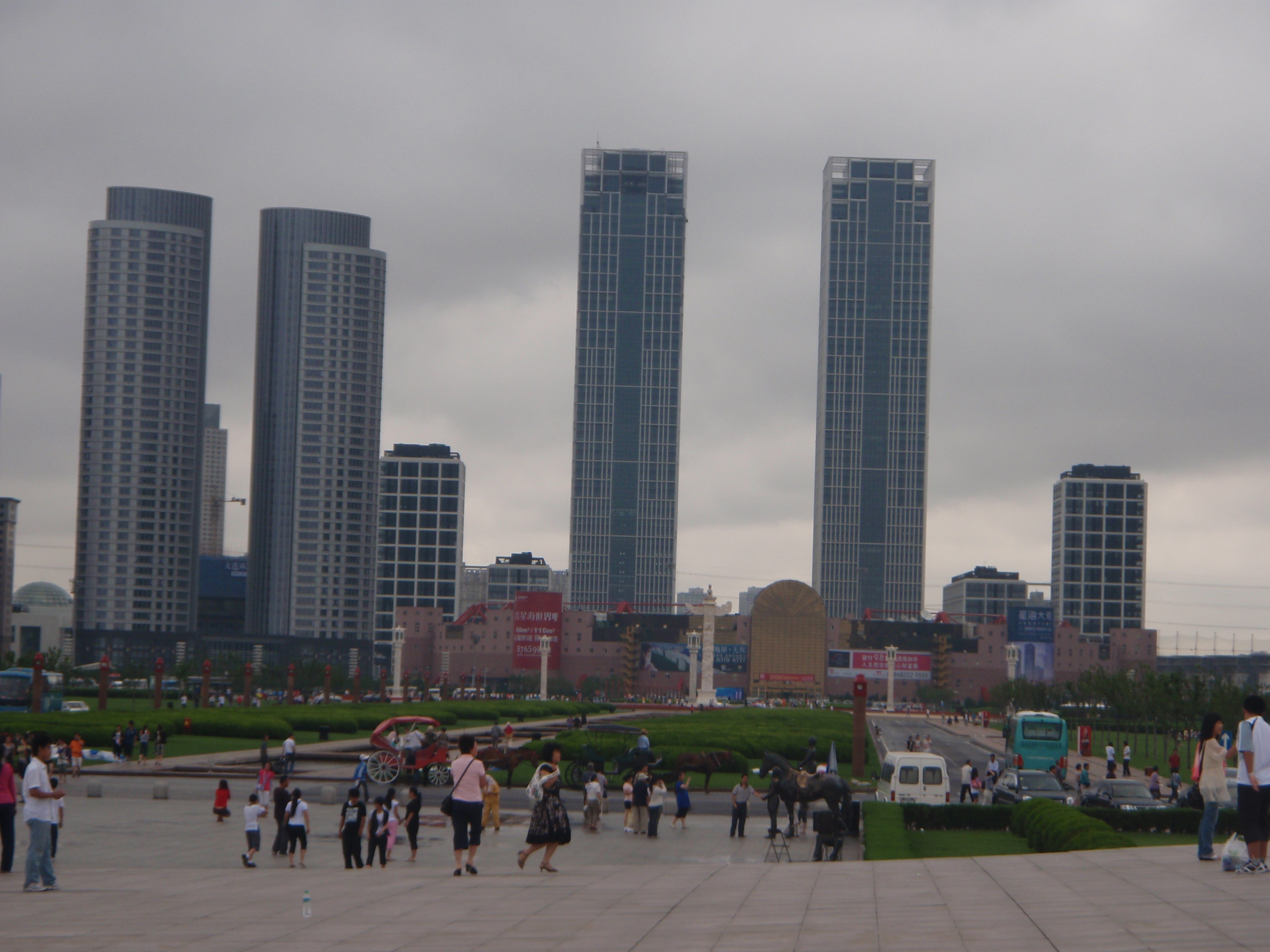 Синхай далянь. People's Square (Dalian).